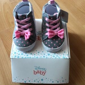Baby Minnie Mouse shoe